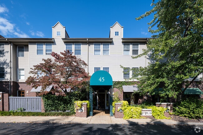 Photo - Pacific Place