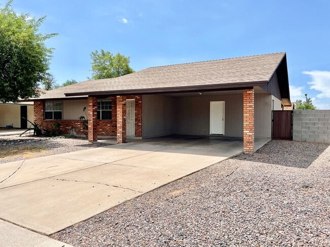 Photo - Gilbert & Southern 3 Bed/2 Bath Home In Mesa!