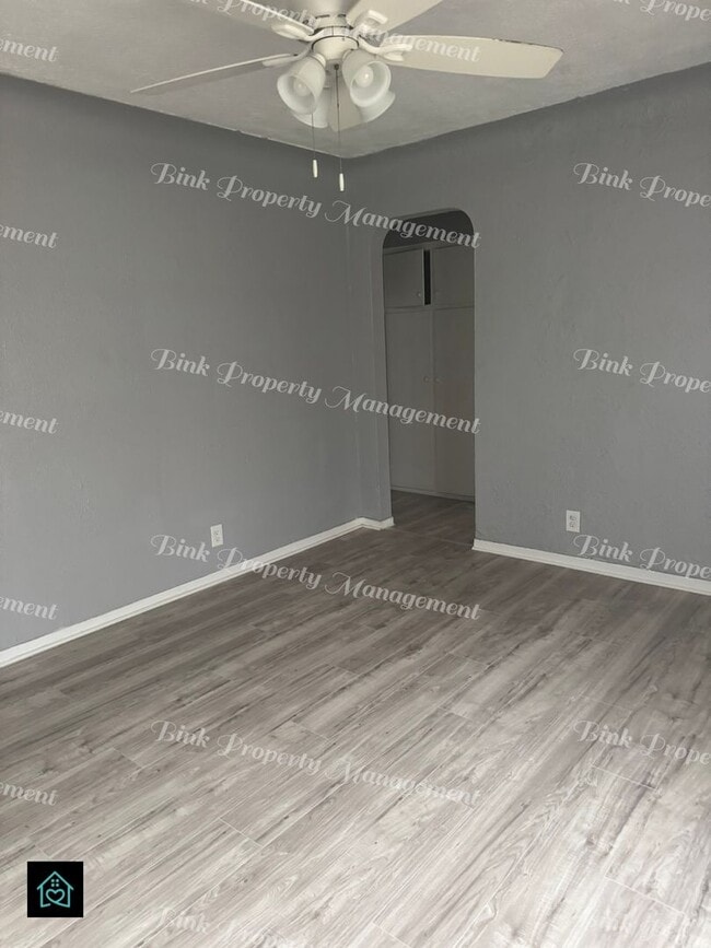 Photo - 15808 Southfield Fwy