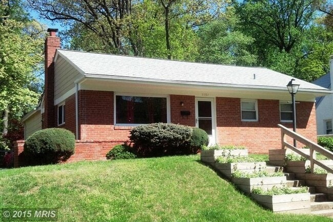 Building Photo - 9707 Bristol Ave