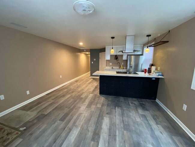 Cocina/Sala de estar - 2850 S 35th St