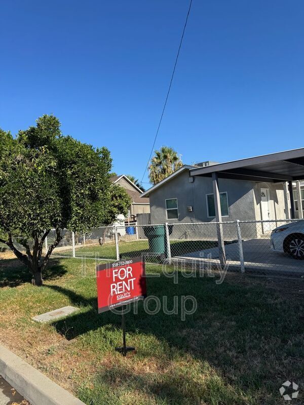 Building Photo - 126 W San Joaquin Ave Unit B Rental