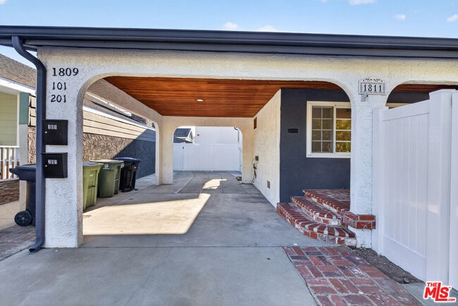 Photo - 1809 N Avon St