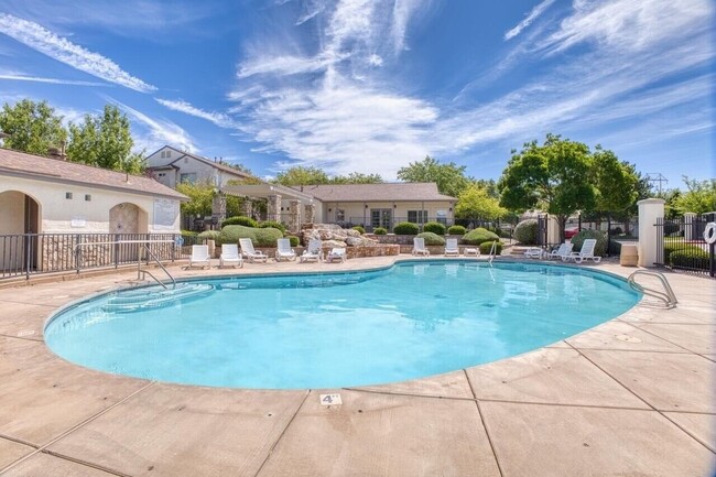 Photo - 6501 San Antonio Dr NE Townhome