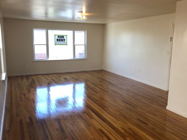 Living Room - 76 Port Ave Unit 2