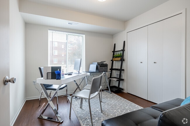 2BR, 1BA - 960SF - Second Bedroom