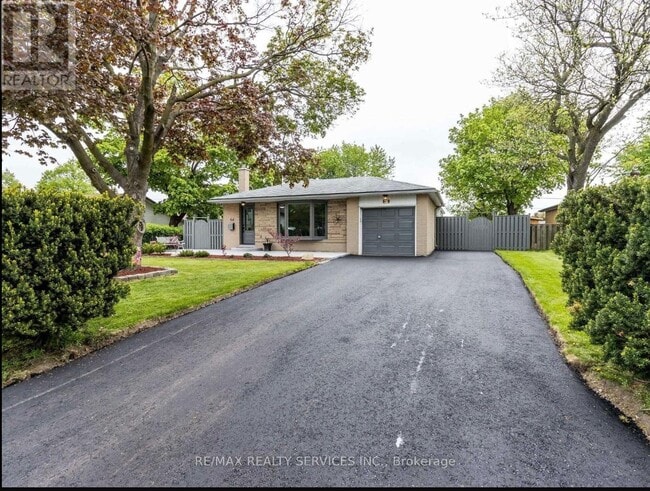 Photo - 64 Brookdale Crescent