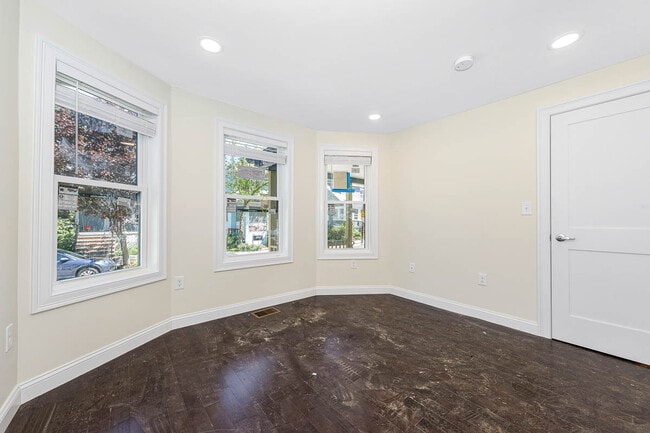 Photo - 70 Stanley Ave Unit 70T