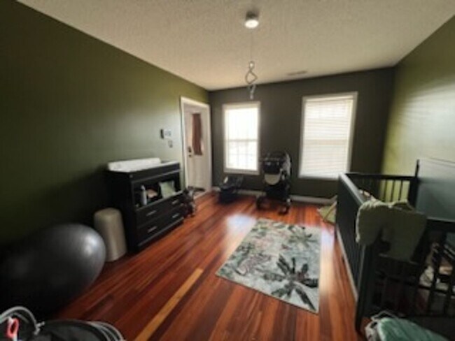 Photo - 102 Newhan Ln