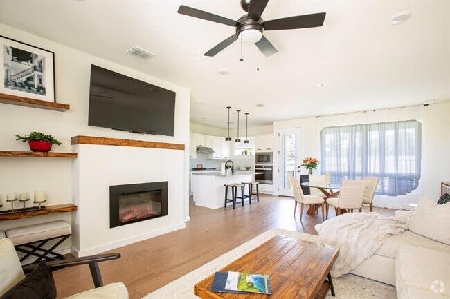 Building Photo - 125 Surfside St Rental