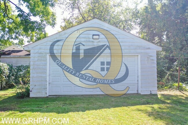 120 E Lakeview Ave