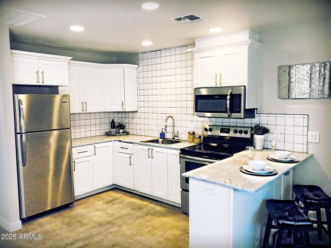 Photo - 3011 N 38th St Apartment Unit 15