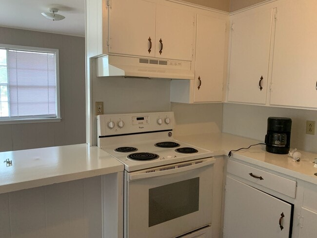 Photo - 616 Jeanette St Unit b