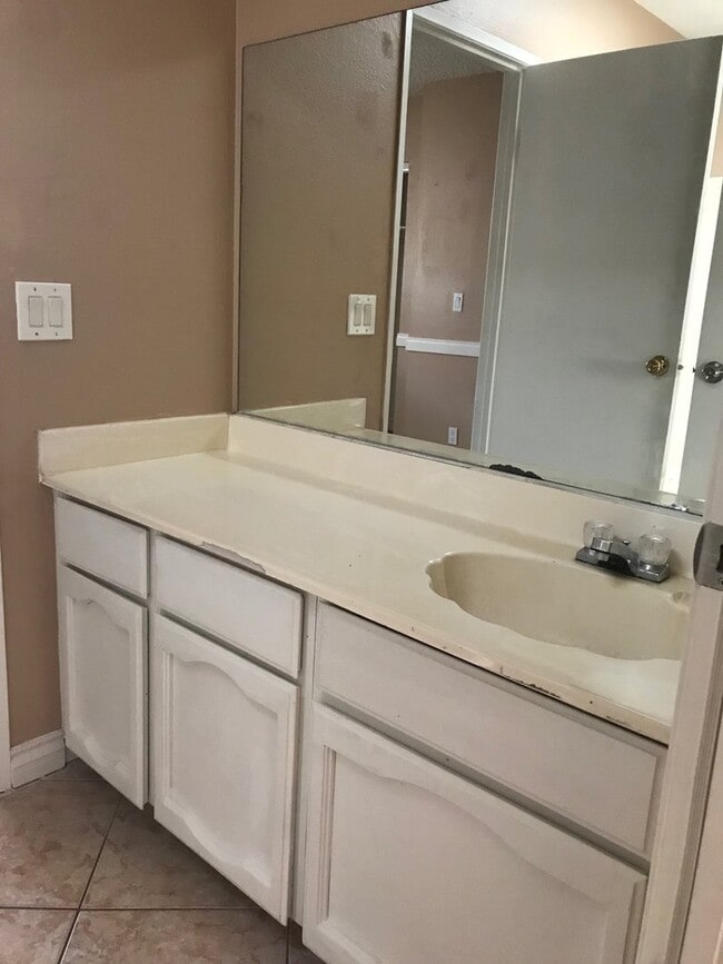 Photo - 899 Slumpstone Way