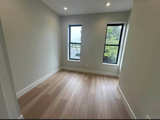 Photo - 90 Harman St Unit 2