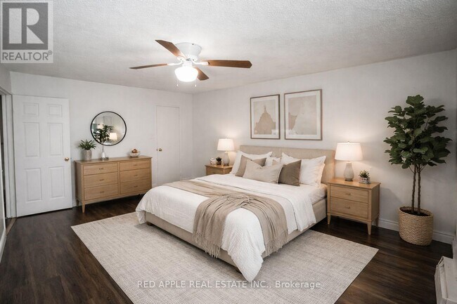 Photo - 380 Dixon Rd Unité 702