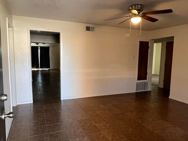 Photo - 8902 Aztec Rd NE