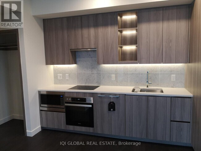 Photo - 95 McMahon Dr Unit 2706