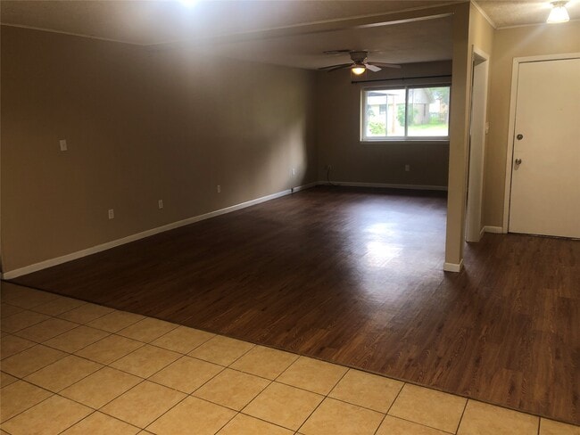 Photo - 307 Moss Hill Ln