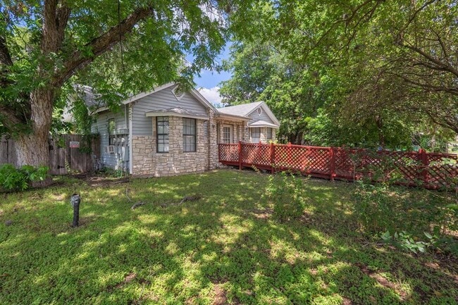 Photo - 4616 E Cesar Chavez St