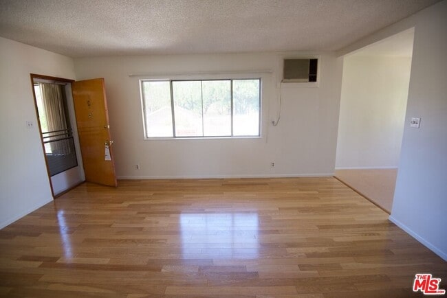 Photo - 4168 Brunswick Ave Unidad C