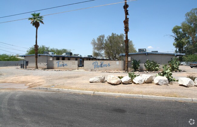 50 W King Rd - Twin Palms