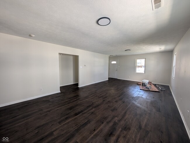 Photo - 451 W 26th St