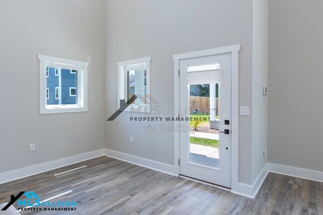 Photo - 715 Drew St
