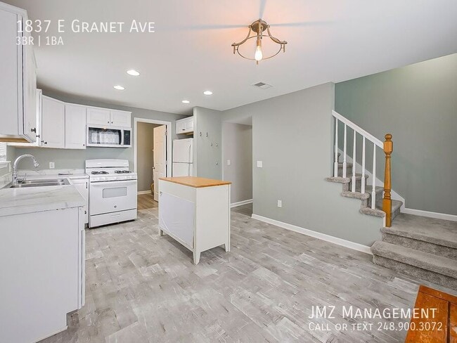 Photo - 1837 E Granet Ave