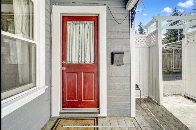 Building Photo - 920 Gravenstein Ave Unit ApartmentB