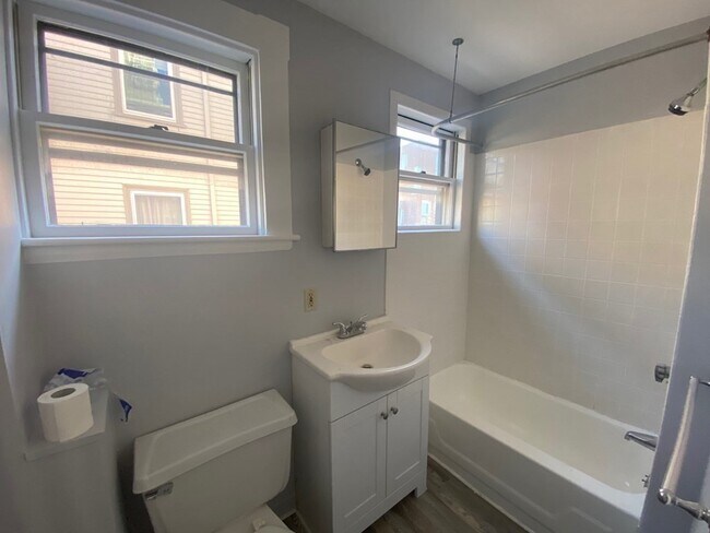 Photo - 204 Banks St Unit 2