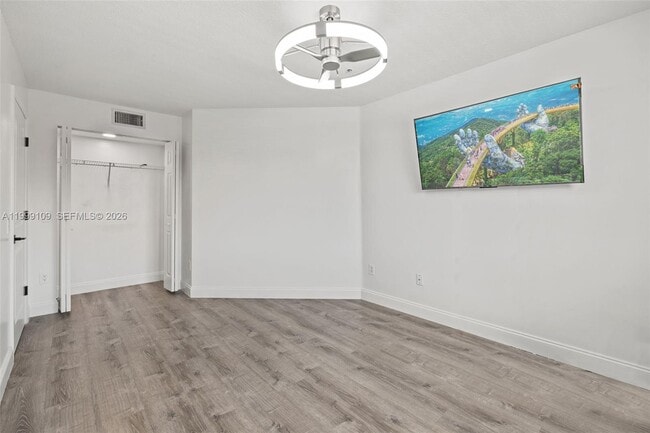 Photo - 470 S Park Rd Unit 7-307