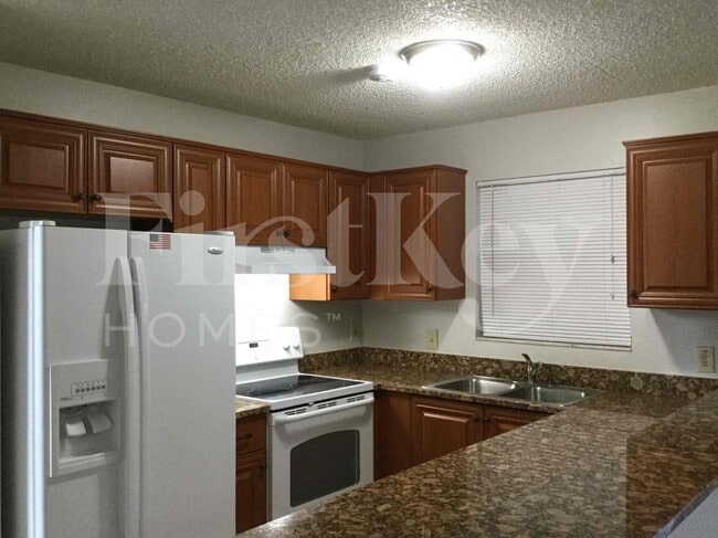 Photo - 3085 Lighthouse Pl