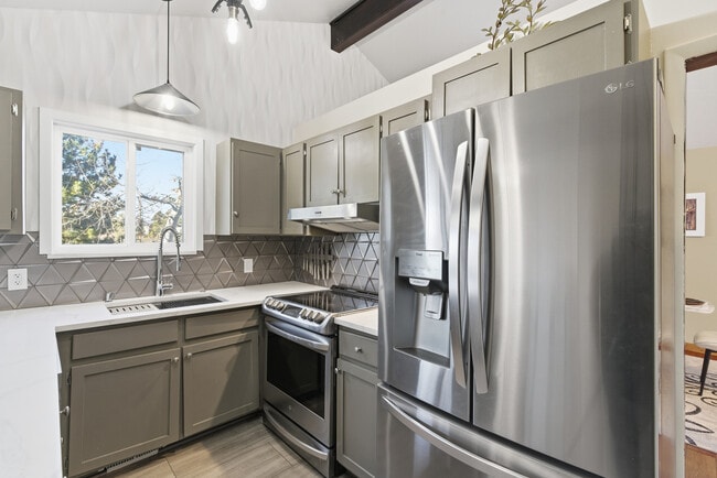 Photo - 8682 Alpen Cir