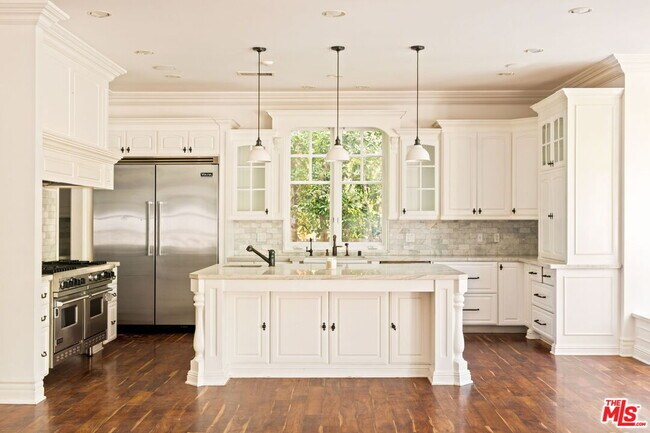 Photo - 765 N Almar Ave