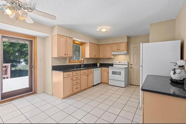 Photo - 5888 Eldora Dr