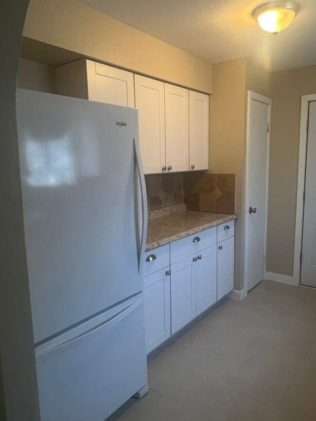 Photo - 1731 E Cheery Lynn Rd Unit 1731 Front