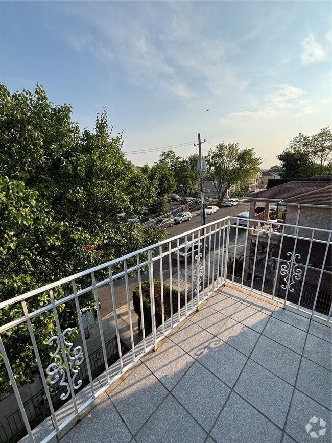 Building Photo - 3309 Griswold Ave Rental
