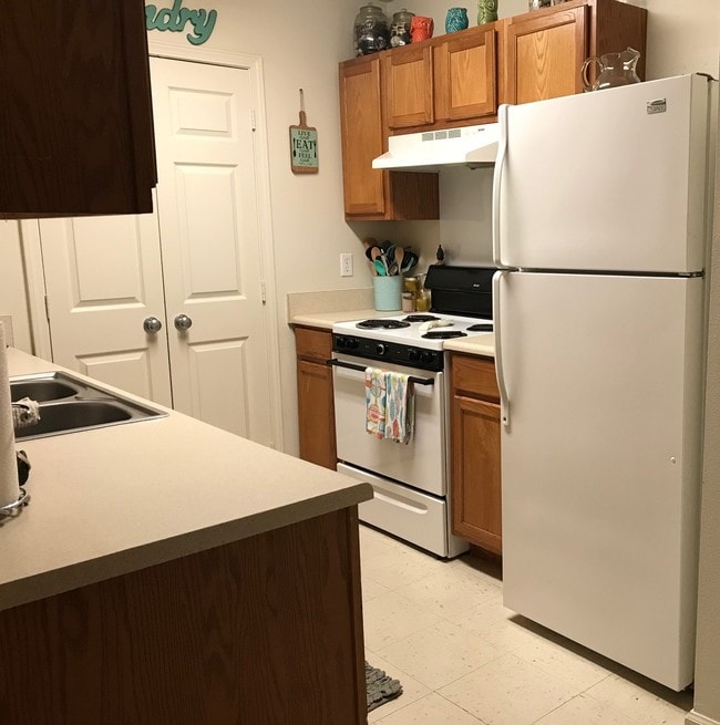 1B kitchen