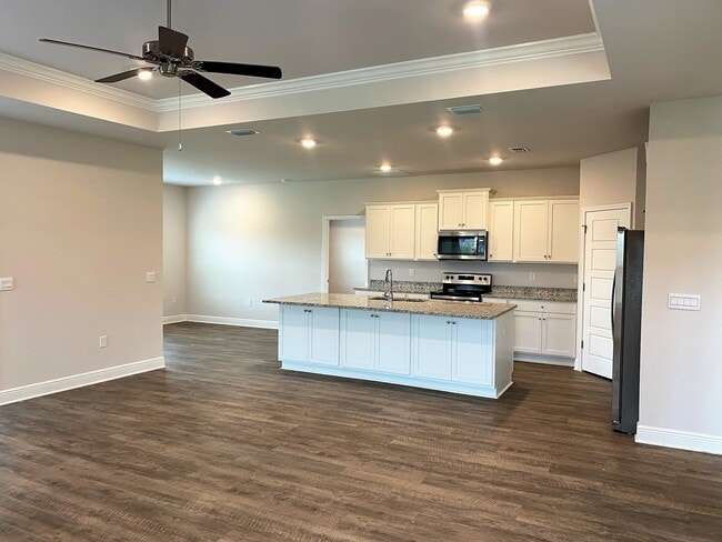 Photo - 104 London Cir