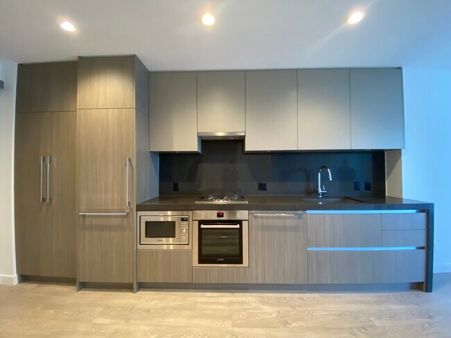 Photo - 6080 Mckay Av