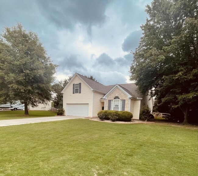 Photo - 156 Largess Ln