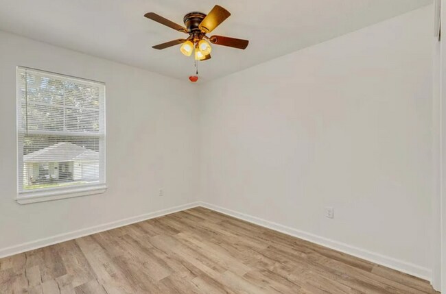 Photo - 3585 Drexel St