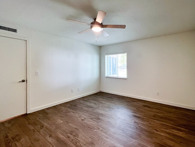 Photo - Beachwood Apartments