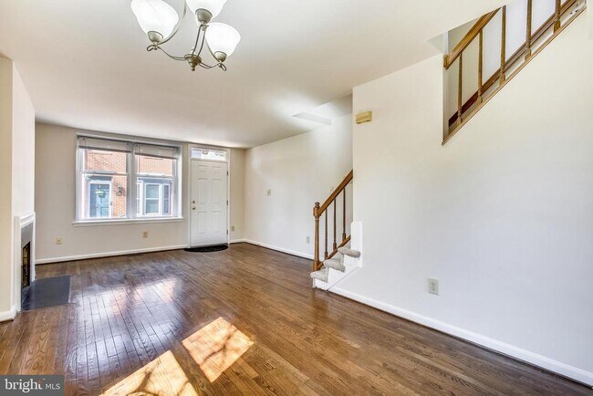 Photo - 1525 Oronoco St