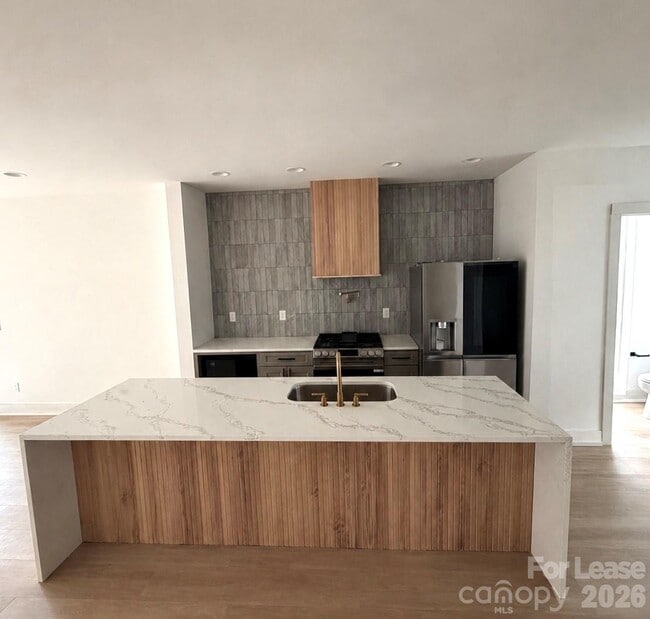 Photo - 212 S Smallwood Pl