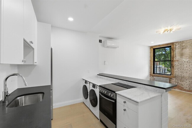 207 Main St Unit 5