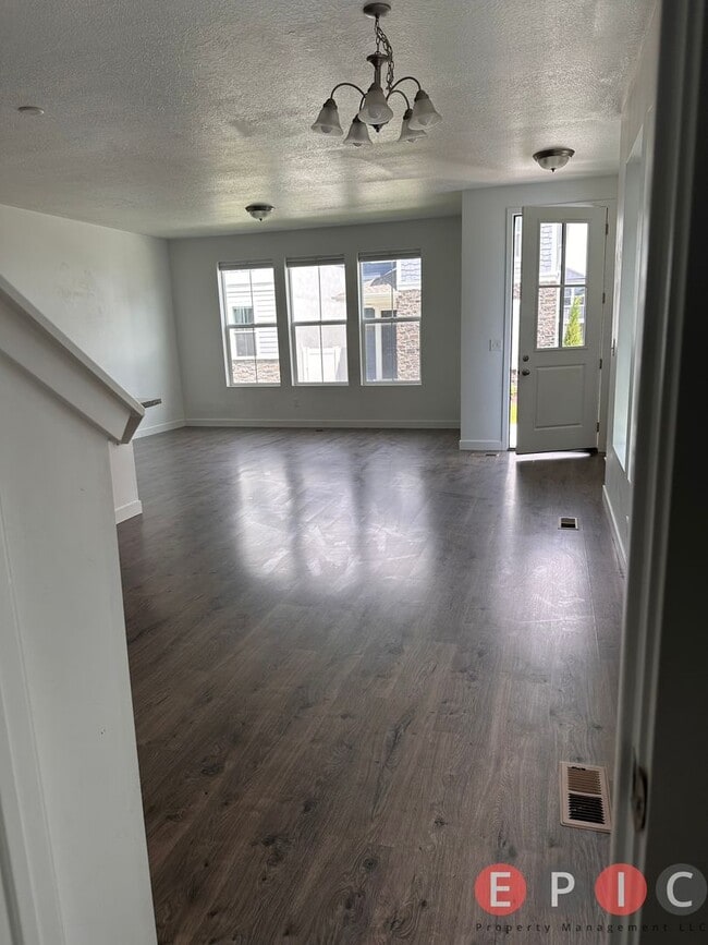 Photo - Beautiful Home in Lehi