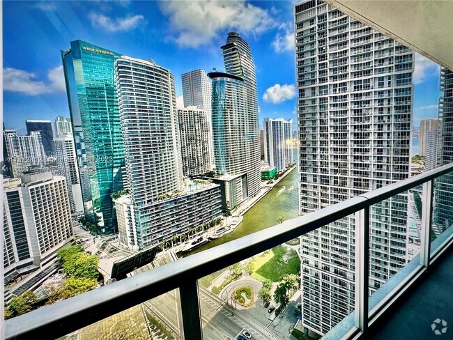 Building Photo - 500 Brickell Ave Unit 3703 Rental