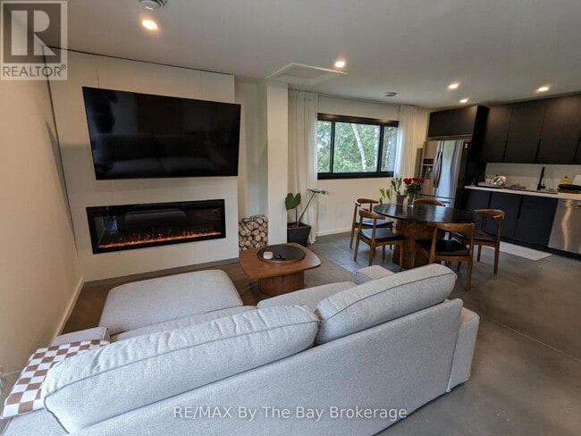 Photo - 117 Glenlake Blvd